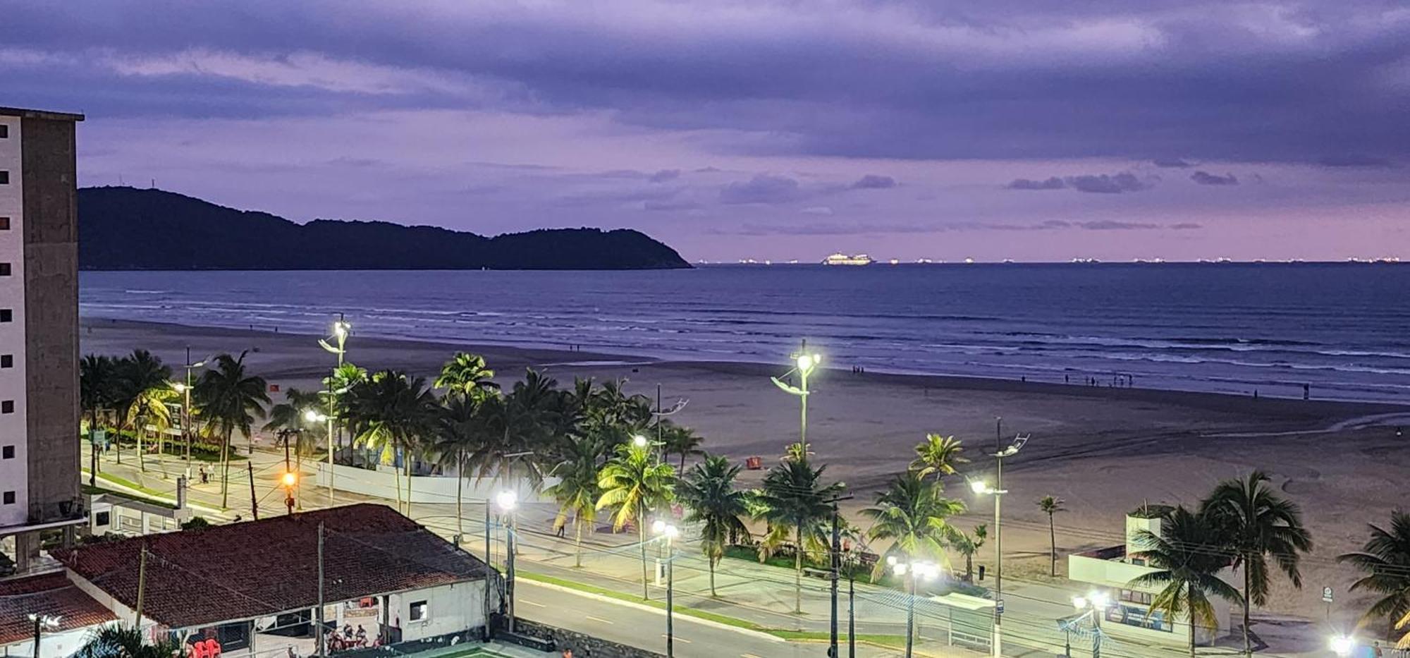 Apto Frente Mar Em Praia Grande Esterno foto
